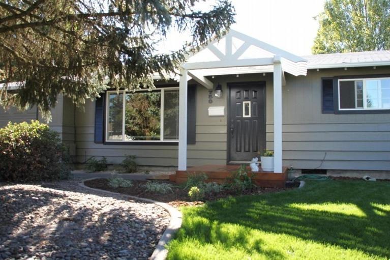 750 S 5th St, Central Point, OR 97502 - photo 1