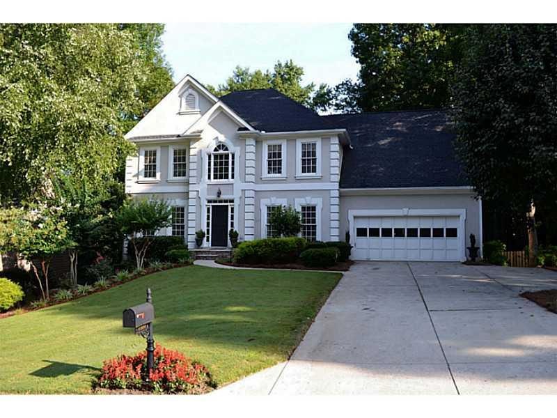 Exterior Front. Gorgeous Hardcoat Stucco in Popula