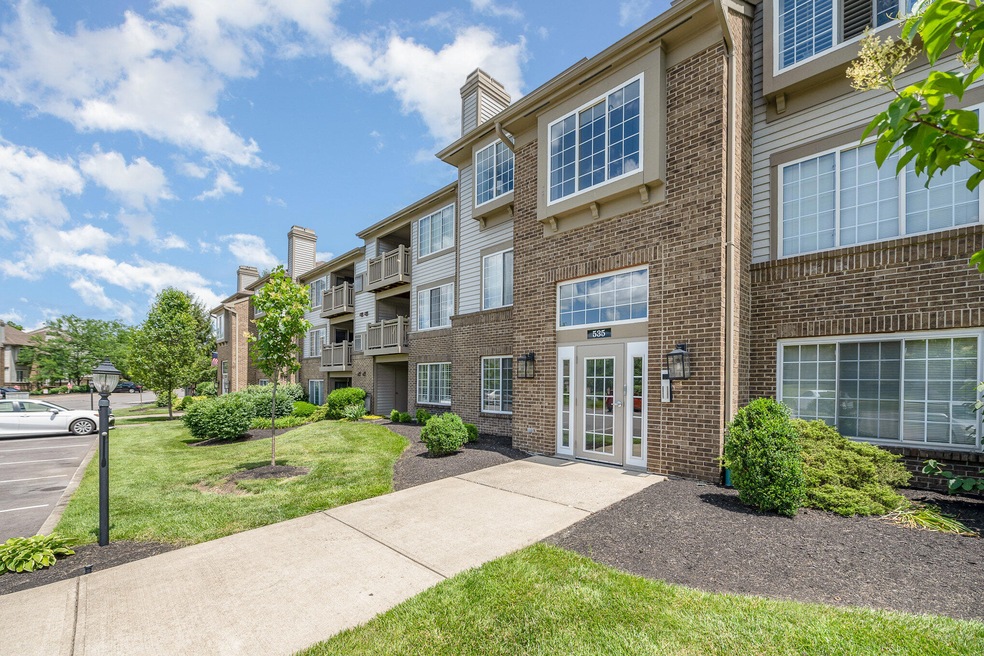 535 Cloverfield Ln #104