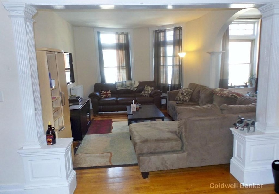 32 Claflin Rd unit 2, Brookline, MA 02445 - photo 1