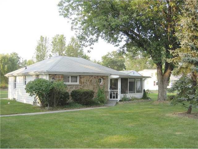 2809 Homeyer Rd, North Tonawanda, NY 14120 - photo 1