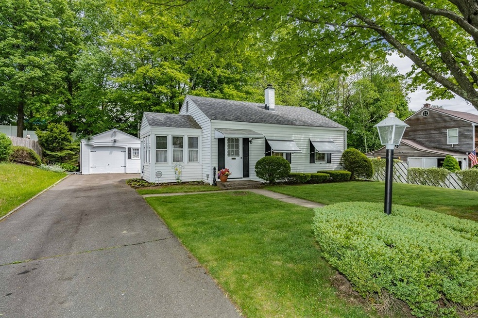 22 Moss Ave, Holyoke, MA 01040 - photo 1