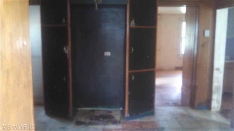 1207 Hickory St, Niles, MI 49120 - photo 1