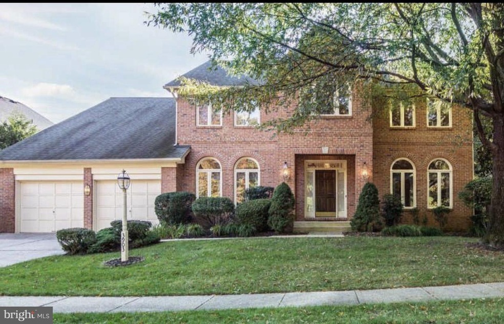 3903 Laro Ct, Fairfax, VA 22031 - photo 1