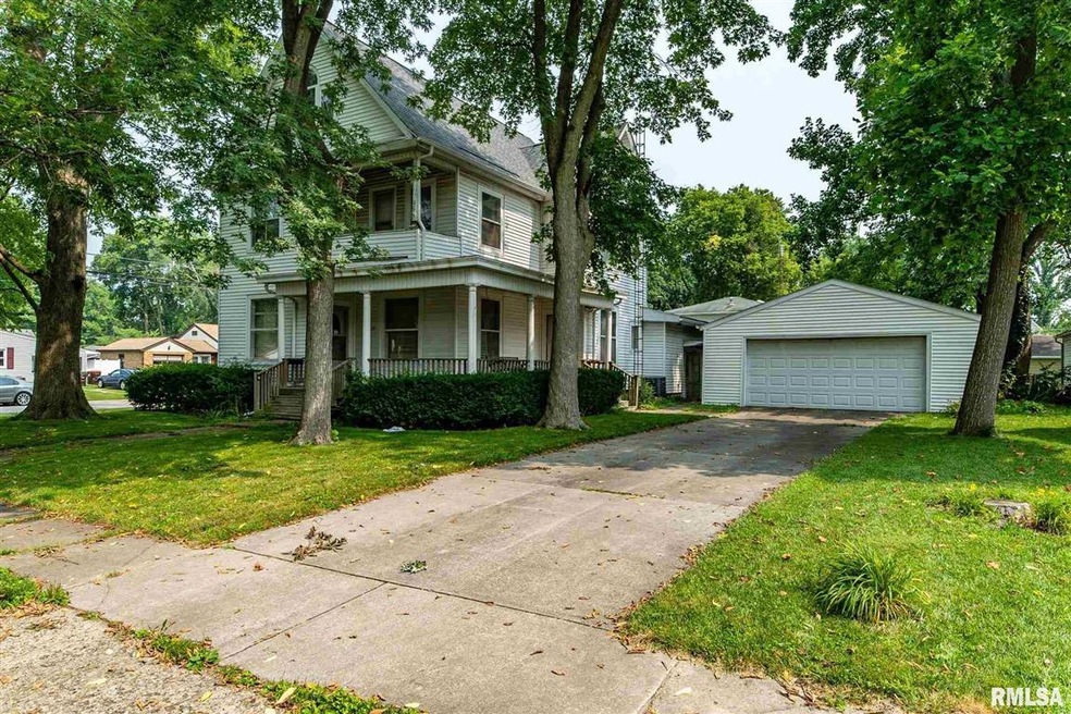 702 Peoria St, Lincoln, IL 62656 - photo 1