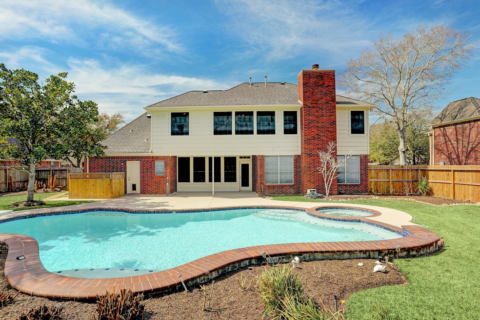 1203 Bob White Dr, Friendswood, TX 77546 - photo 1