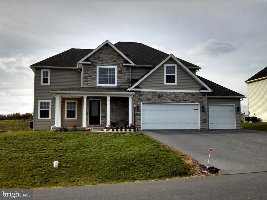 9223 Lindale Ave, Greencastle, PA 17225 - photo 1