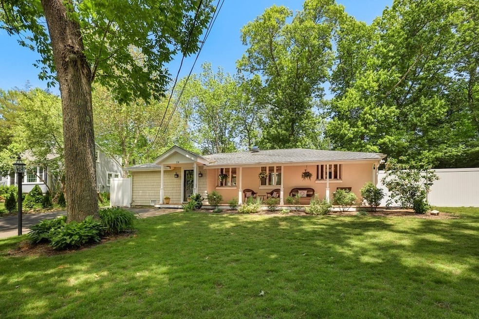 24 Buttonwood Ln, Cohasset, MA 02025 - photo 1