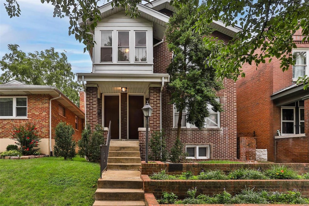 5227 Murdoch Ave, Saint Louis, MO 63109 - photo 1