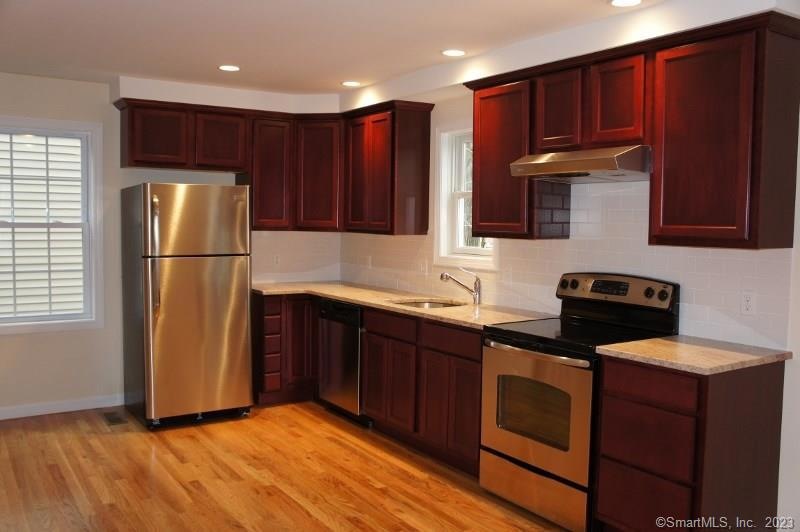 9 Glenwood Ave unit 4, Norwalk, CT 06854 - photo 1