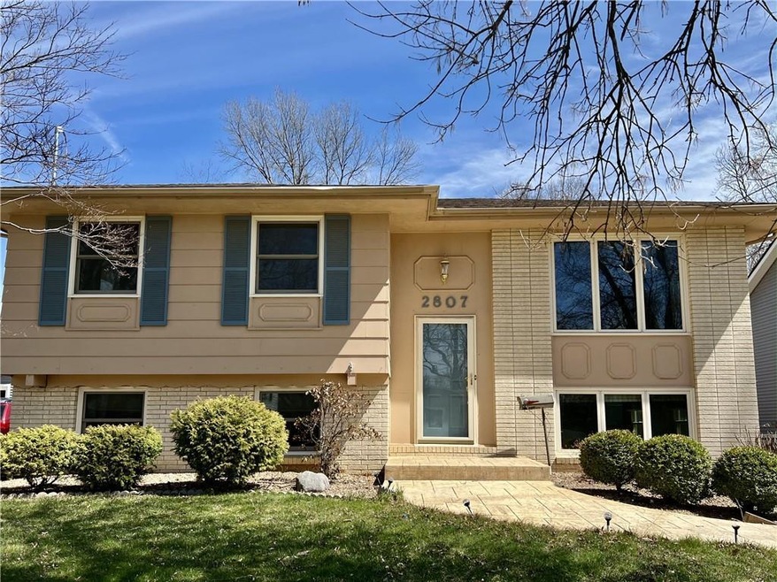 2807 54th St, Des Moines, IA 50310 - photo 1