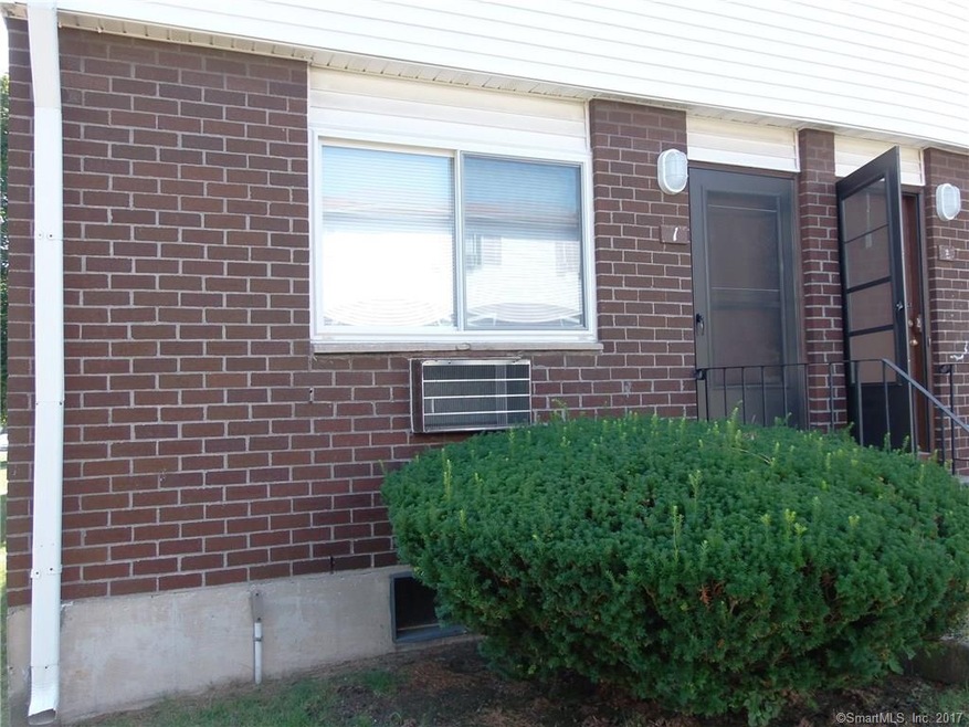 149 Fillmore St unit 1, Waterbury, CT 06705 - photo 1