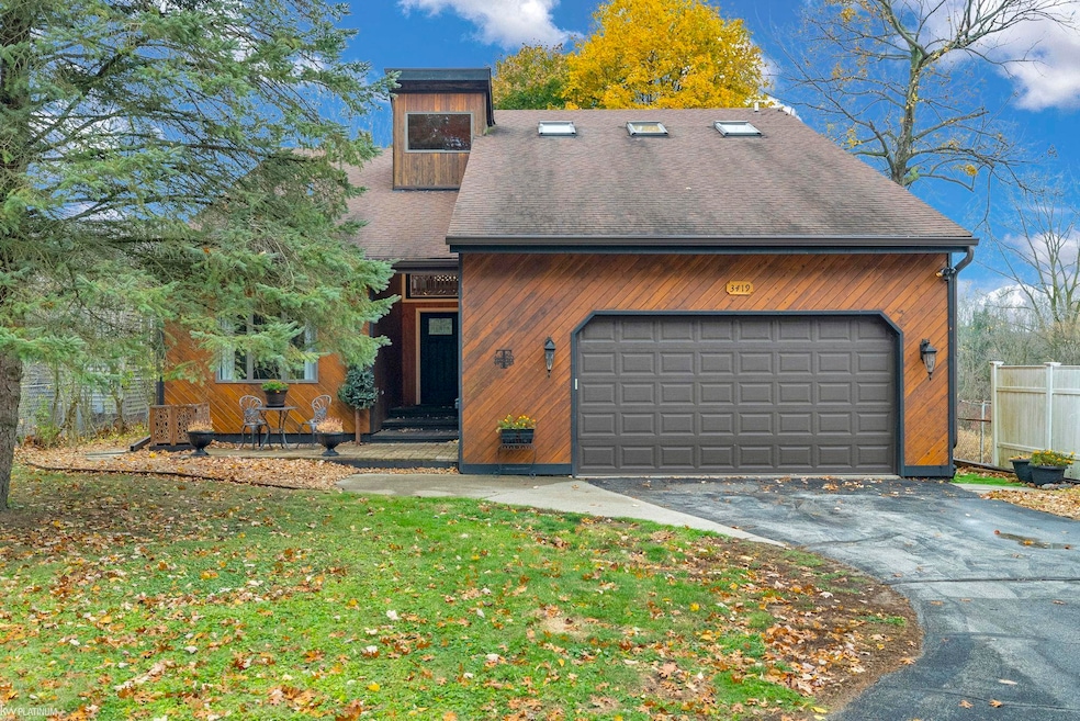 3419 Riverside Dr, Port Huron, MI 48060 - photo 1