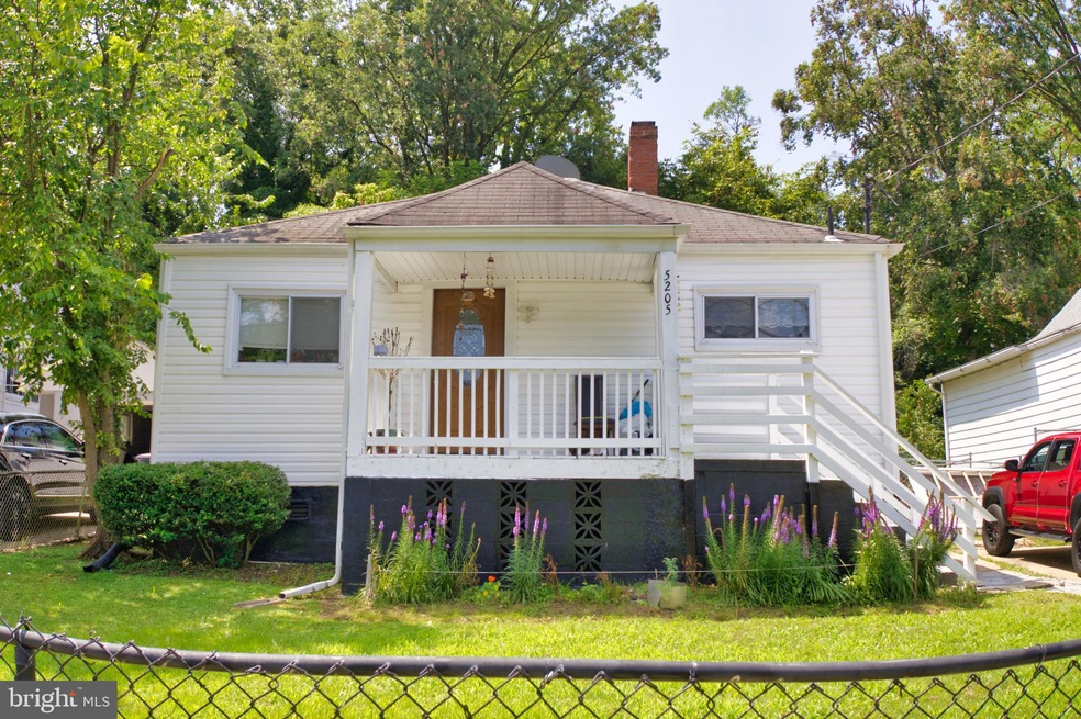5205 N Englewood Dr, Hyattsville, MD 20785 - photo 1