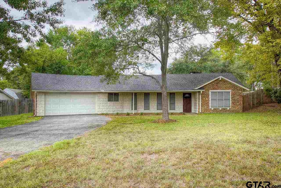 411 411 Boyd Ln, Tyler, TX 75703 - photo 1