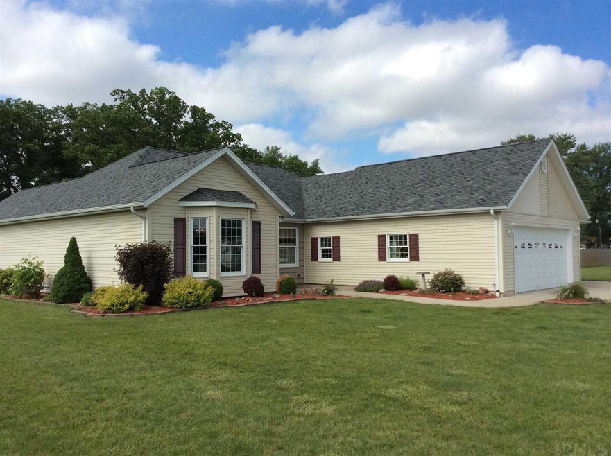 402 E Andrews St, Monroe, IN 46772 - photo 1