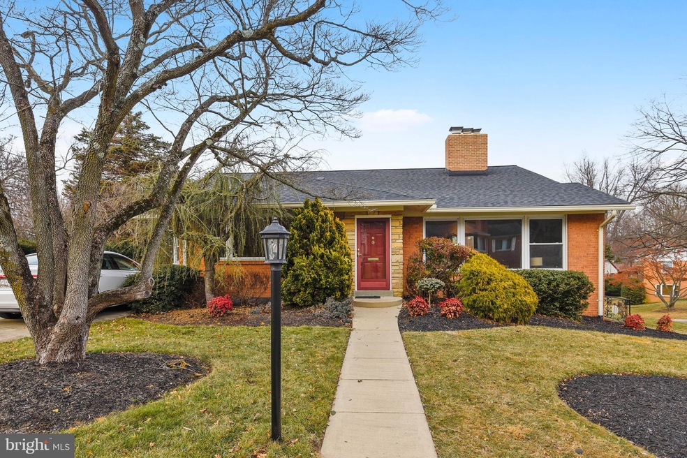 9108 Brierly Rd, Chevy Chase, MD 20815 - photo 1