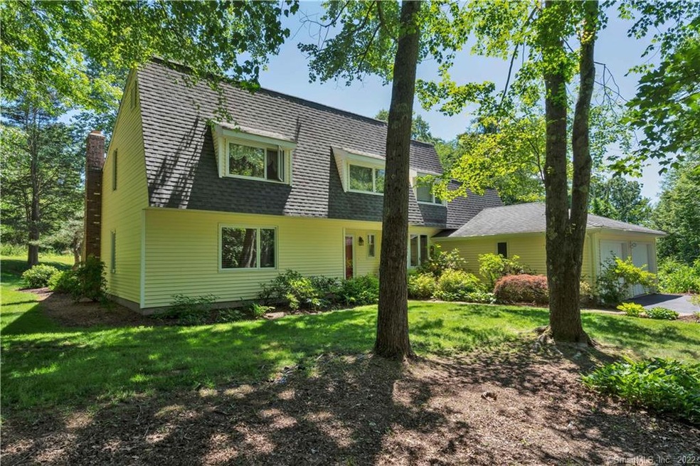 120 Juniper Ln, Glastonbury, CT 06033 - photo 1