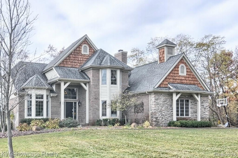 Fabulous Curb Appeal!