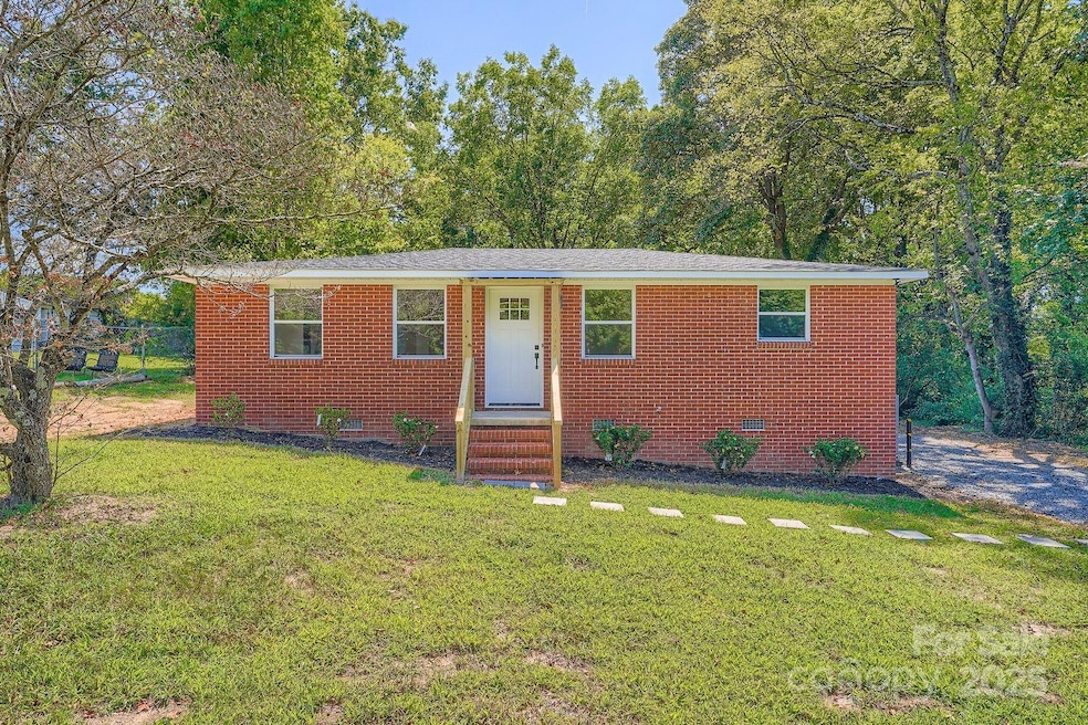 1406 Shepard St, Kannapolis, NC 28083 - photo 1