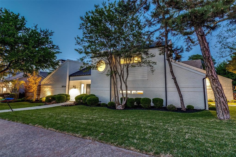3204 Oakhurst St, Dallas, TX 75214 - photo 1