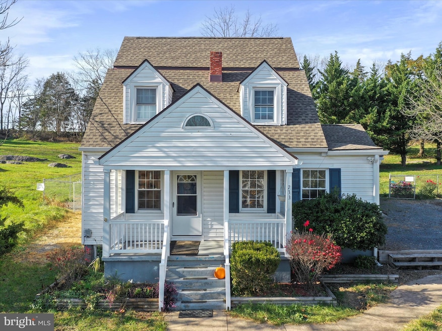 733 Capon St, Strasburg, VA 22657 - photo 1