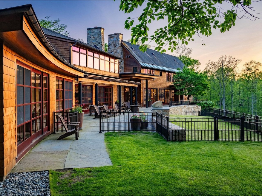 225 Eagles Rest