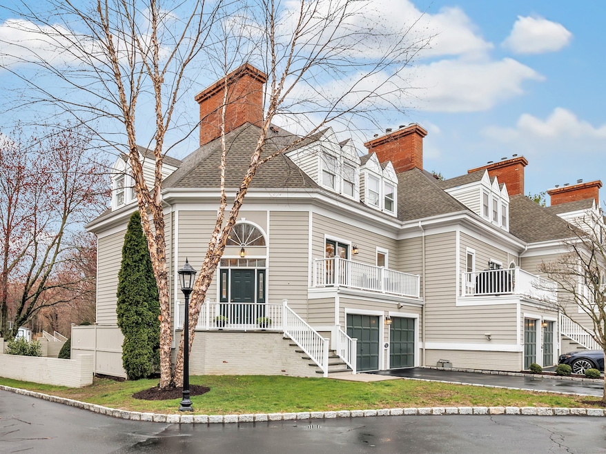 Welcome to easy breezy living in Southport!