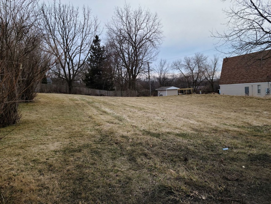 000 Kings Rd, Carpentersville, IL 60110 - photo 1