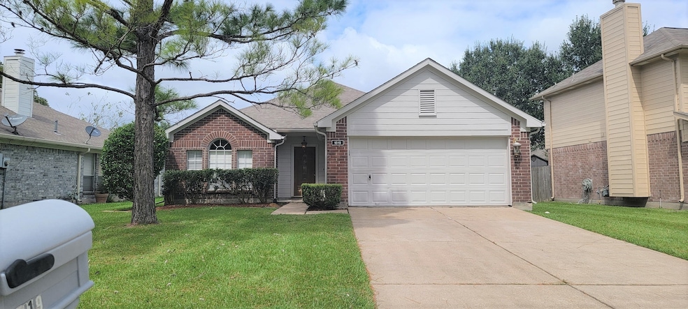 1619 Village Court Dr, Rosenberg, TX 77471 - photo 1