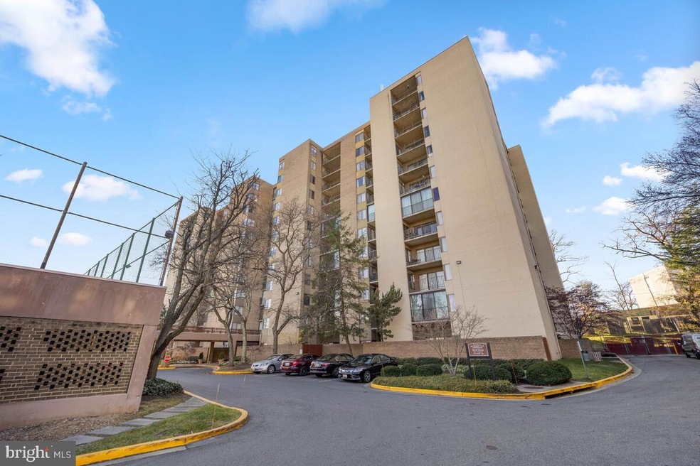 Racquet Club Condominium unit 817, Hyattsville, MD 20783 - photo 1