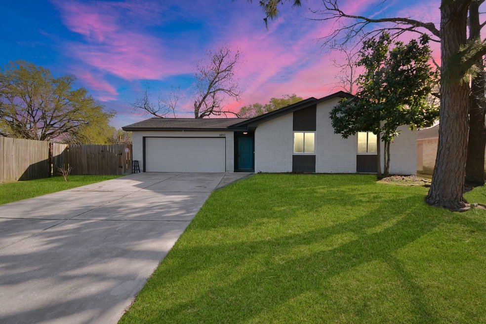 Welcome to 11850 Hallowing Point Rd!