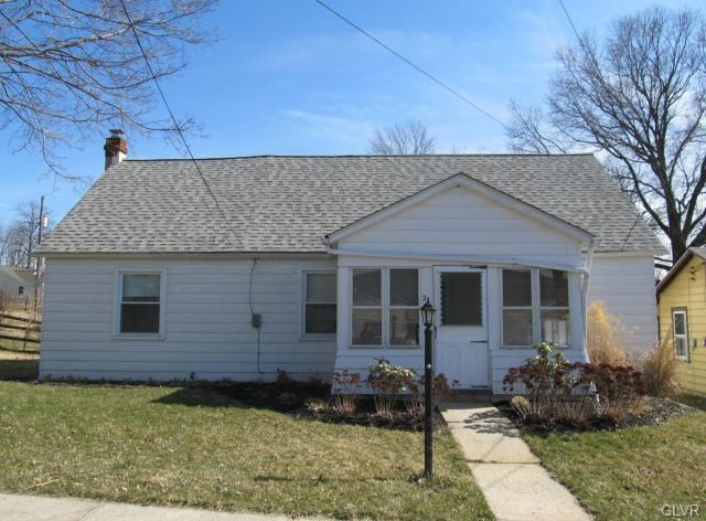 238 Oak St, Walnutport, PA 18088 - photo 1