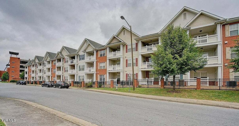 Pending $265,000 • Co-Listing Agent