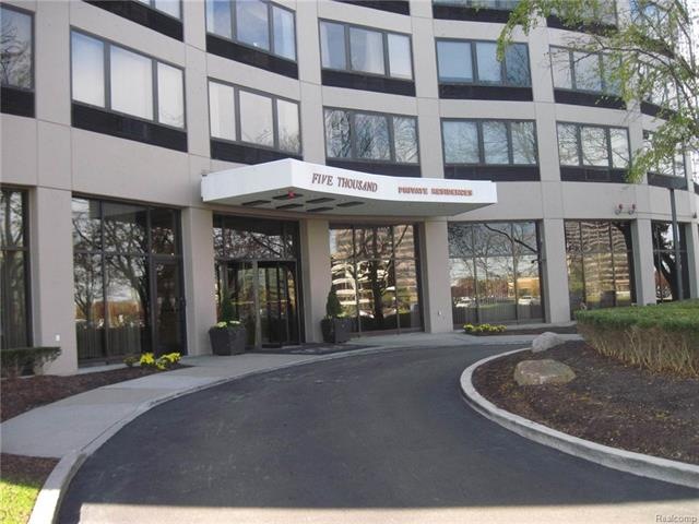 Entrance view 1