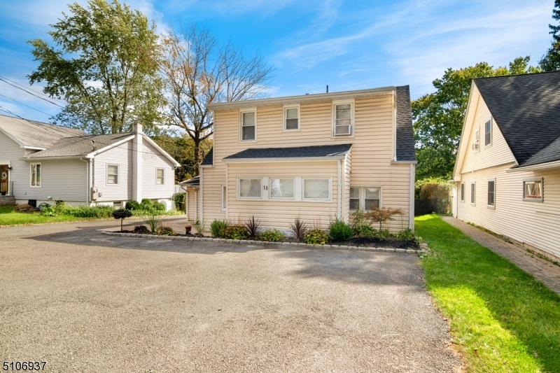 16 Lorettacong Dr, Lake Hopatcong, NJ 07849 - photo 1