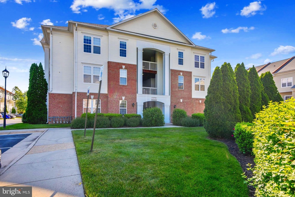 22725 Thimbleberry Square unit 203, Ashburn, VA 20148 - photo 1