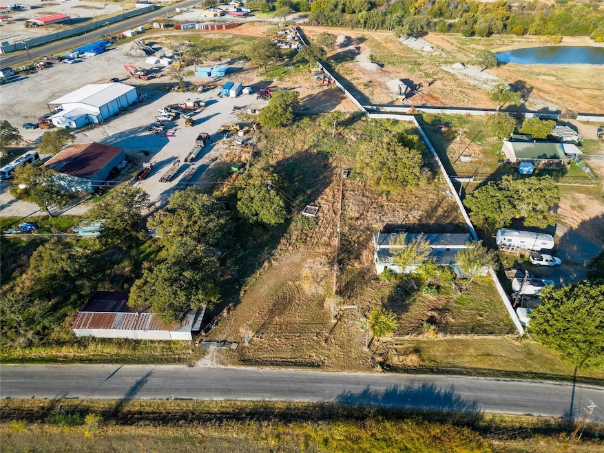 251 Rhoades Ln, Springtown, TX 76082 - photo 1