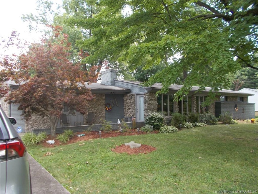 1726 Lynnwood Dr, New Albany, IN 47150 - photo 1