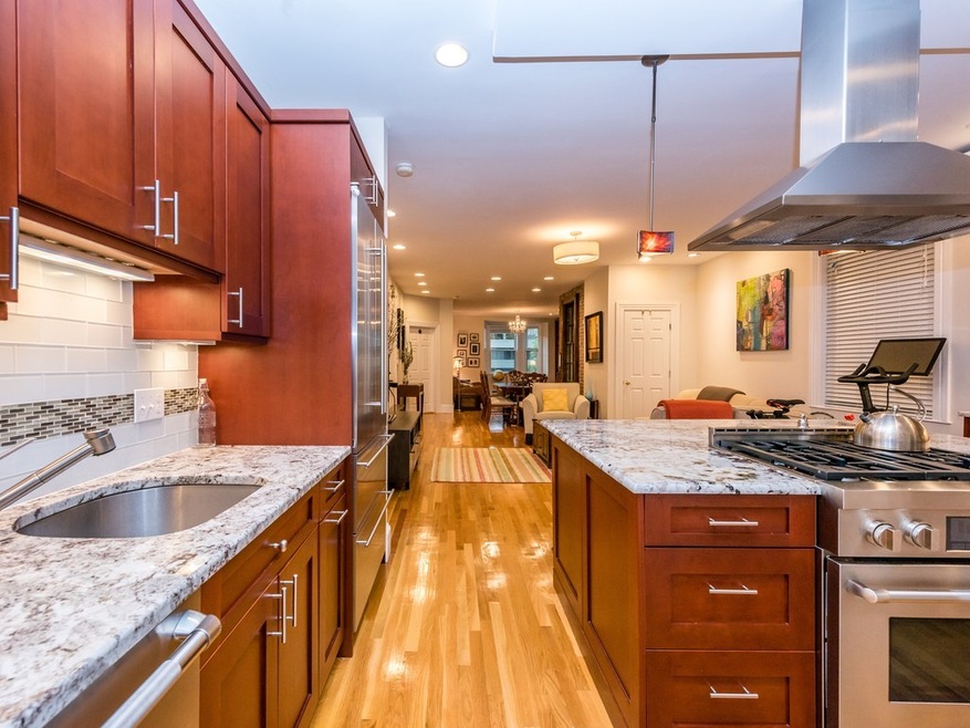 34 Station St unit 3, Brookline, MA 02445 - photo 1