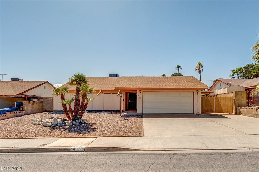 Front View w/RV Parking