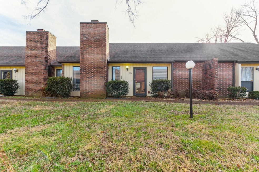 112 Castlewood Ln, Lebanon, TN 37087 - photo 1