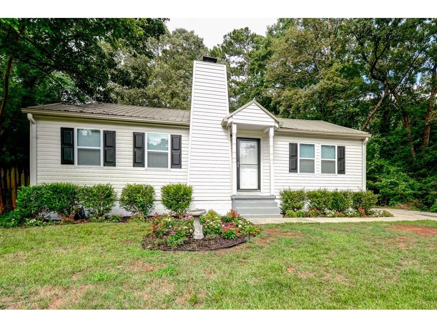 Welcome home to this charming 2 bedroom / 1 bath h