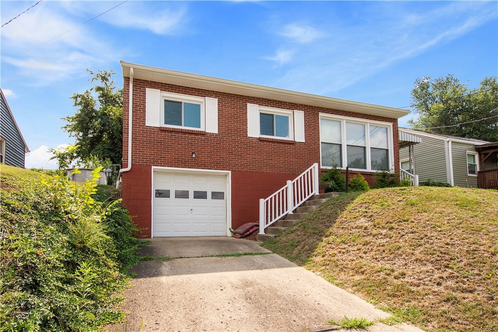 120 Phillips St, Charleroi, PA 15022 - photo 1