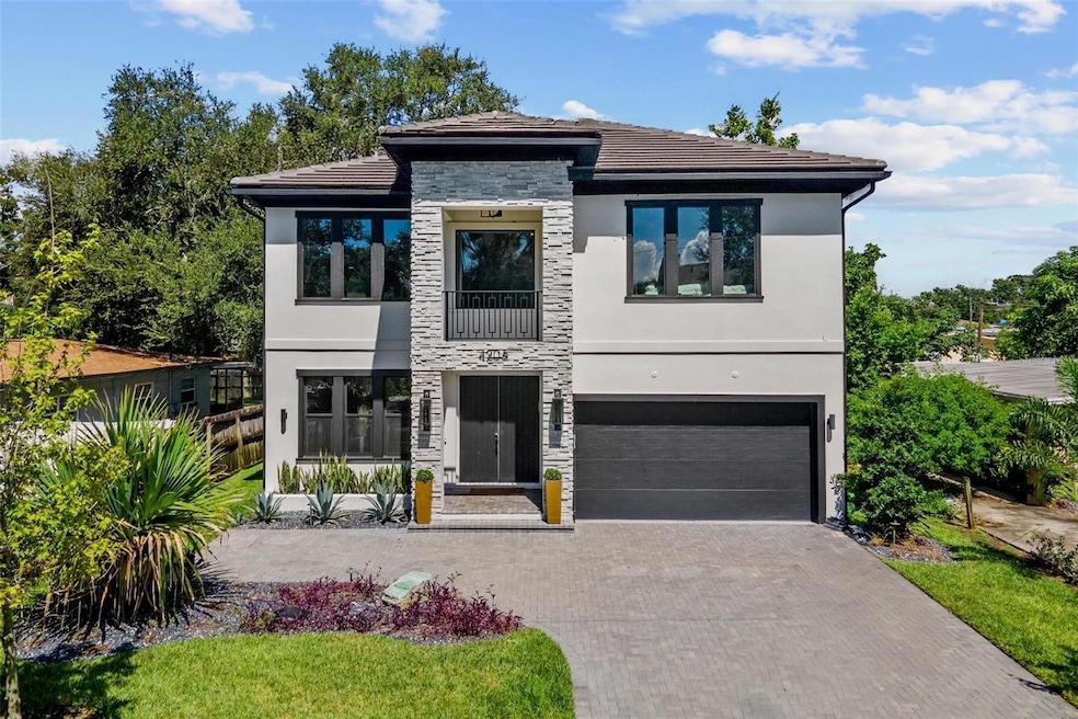 Sold $1,385,000 • Co-Listing Agent