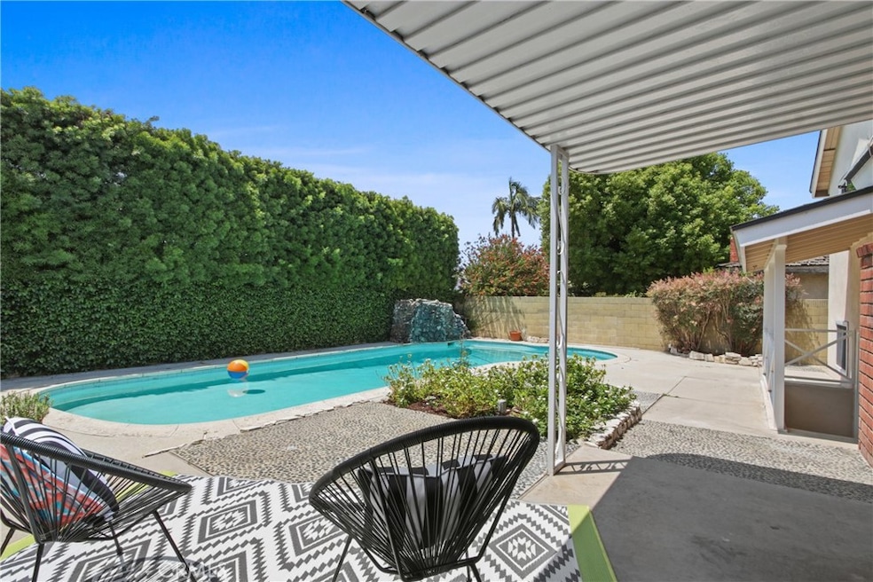 Sold $1,305,000 • Co-Listing Agent