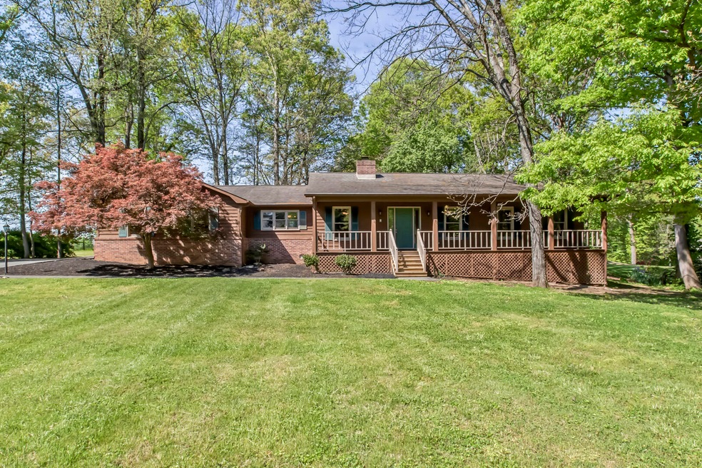 01_ChrisHavenDrive_631_Front