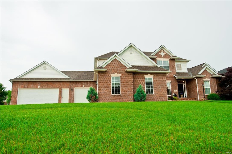 10 Fieldcrest Dr, Maryville, IL 62062 - photo 1