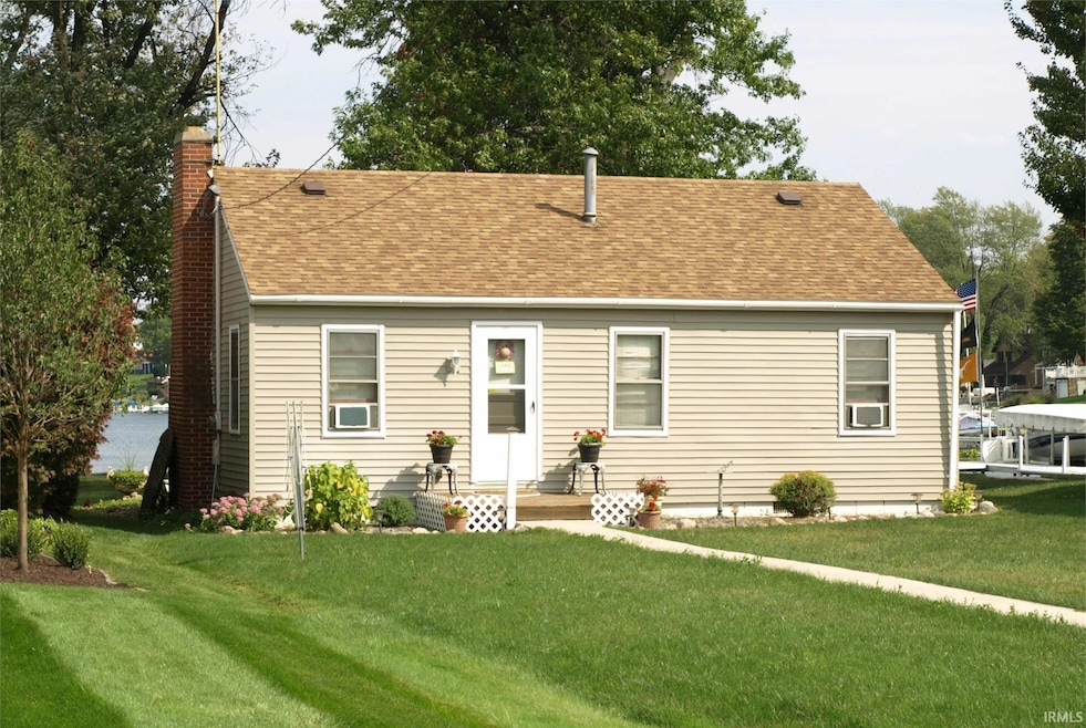 9760 N Bayshore Dr, Syracuse, IN 46567 - photo 1