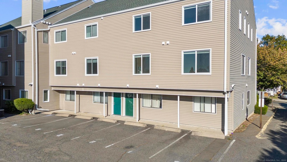 31 Stuart Ave unit 12, Norwalk, CT 06850 - photo 1